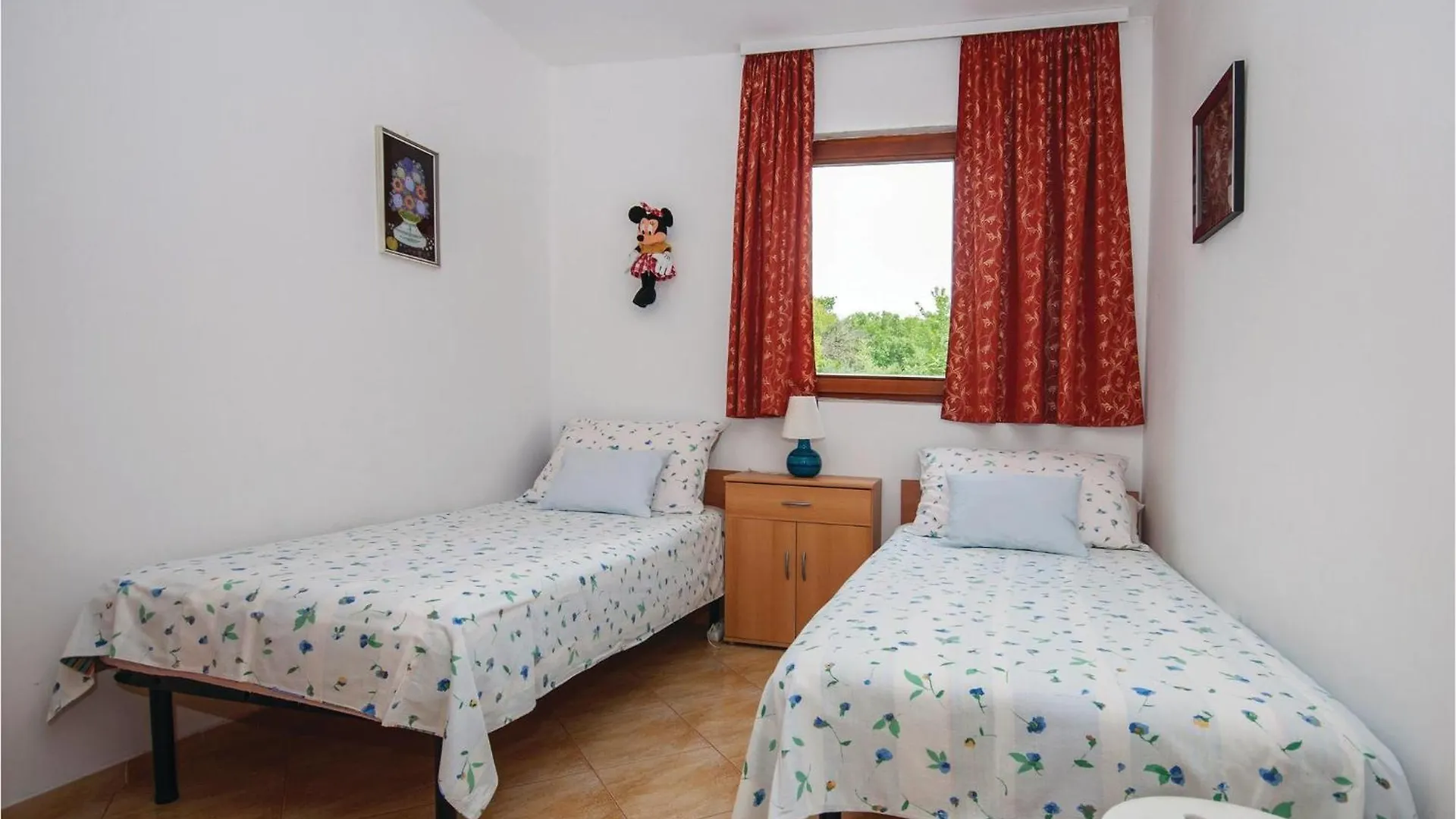 3 Bedroom Gorgeous Apartment In Maslenica Croatia