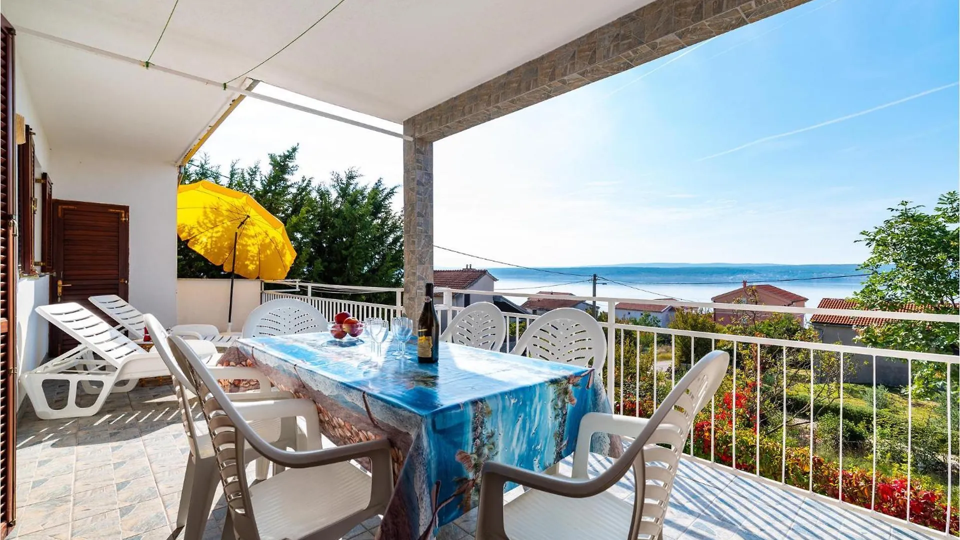 3 Bedroom Gorgeous Apartment In Maslenica Croatia