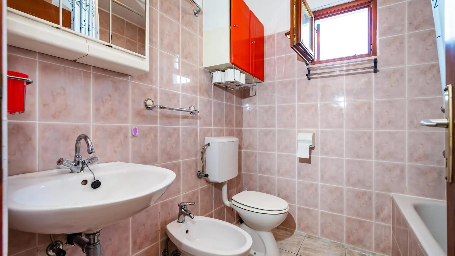 3 Bedroom Gorgeous Apartment In Maslenica