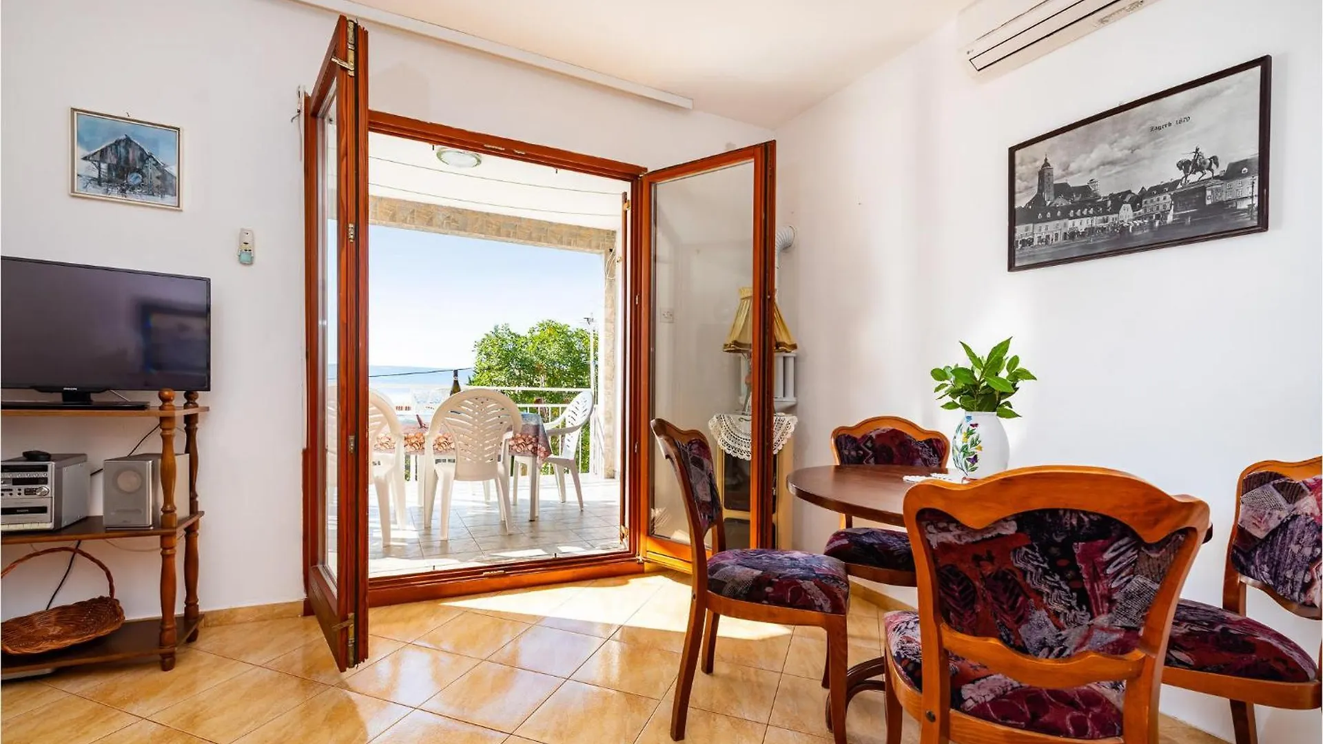 3 Bedroom Gorgeous Apartment In Maslenica