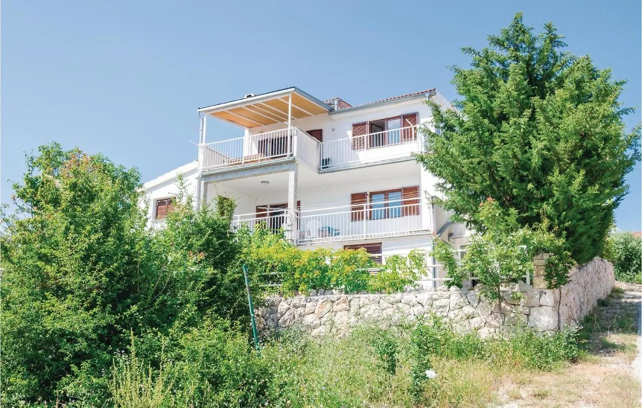 3 Bedroom Gorgeous Apartment In Maslenica contacts